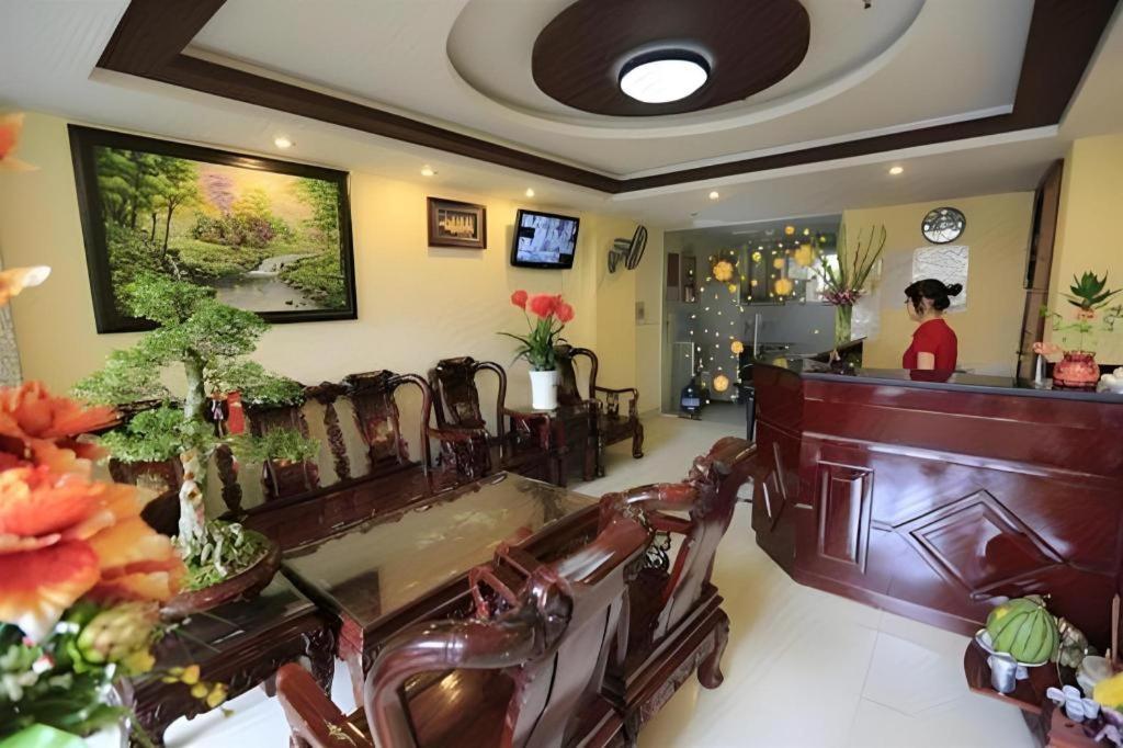 Tuan Viet Hotel Dinh Tien Hoang ホーチミン市 エクステリア 写真